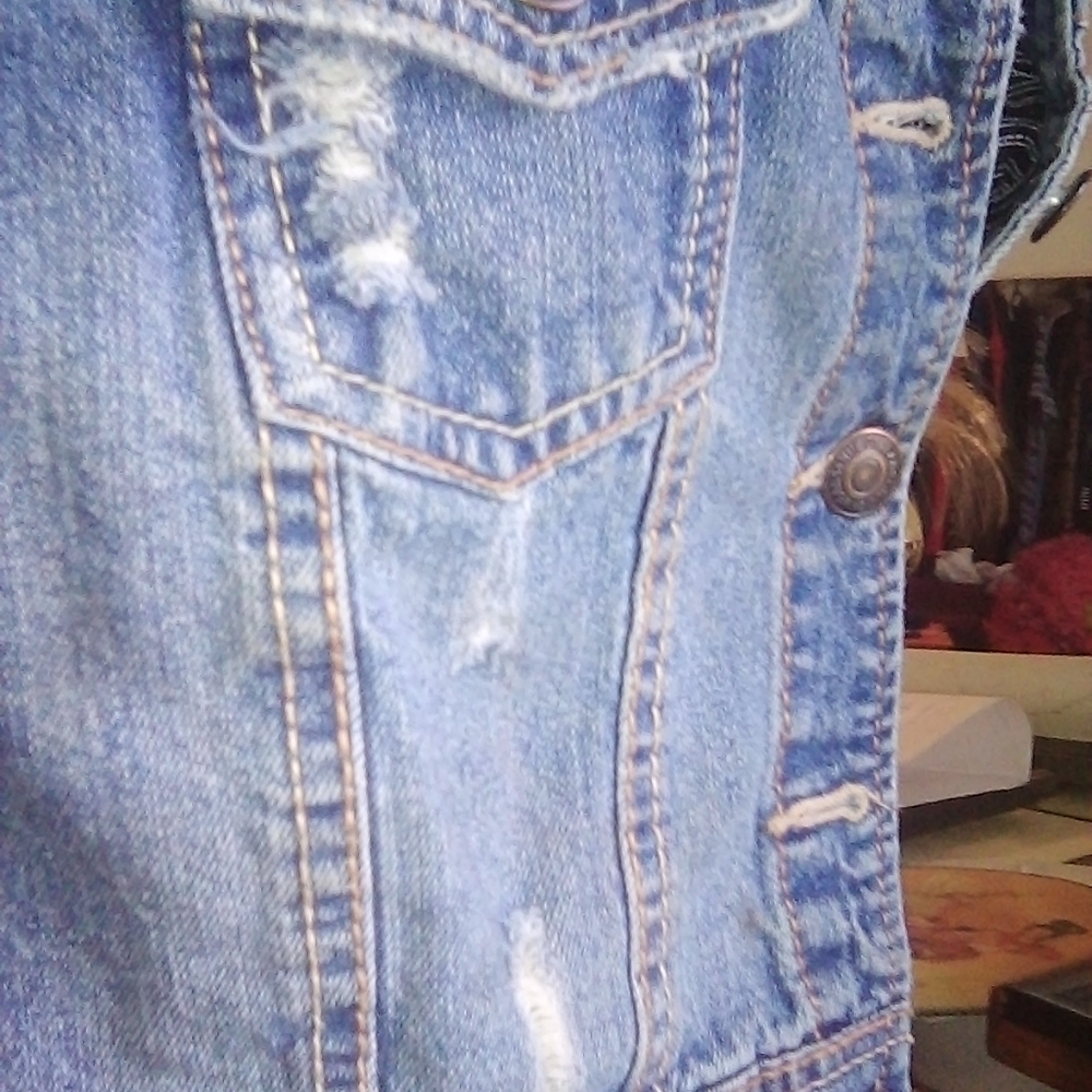 Jean Jacket 🧥 - Picture 6 of 11